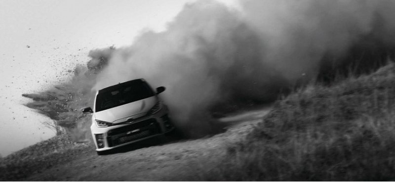 Этот GR Yaris пытается обогнать Porsche 718 GT4…