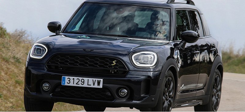 Гибридный кроссовер Mini Countryman SE смог…