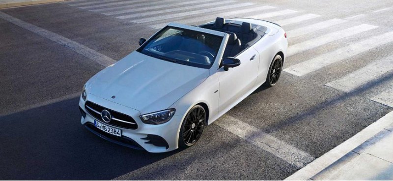Компания Mercedes представила купе и кабриолет…