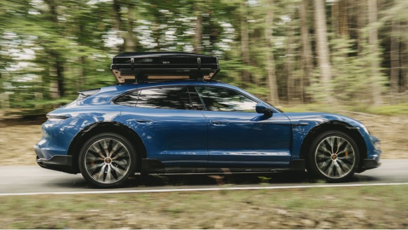 Porsche Taycan Turbo S Cross Turismo оснащен…