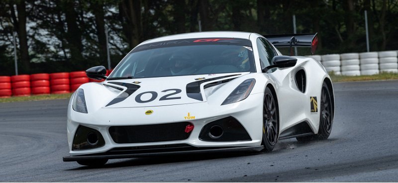 Компания Lotus представила гоночный спорткар…