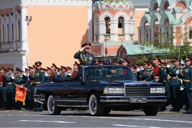Дебют этого автомобиля на Парадах состоялся уже в…