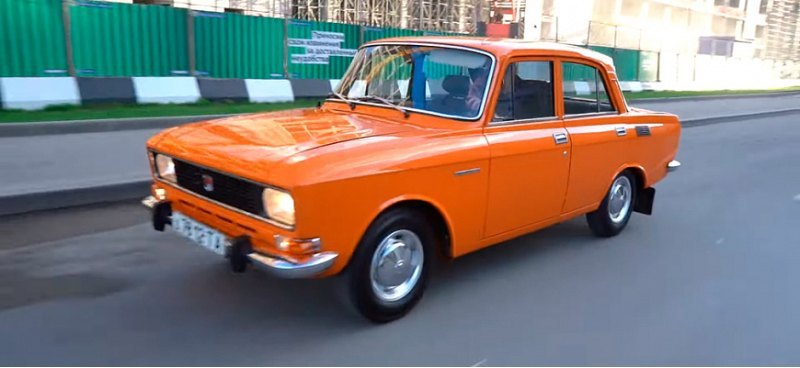 В Тамбове нашелся советский седан Москвич-2140,…