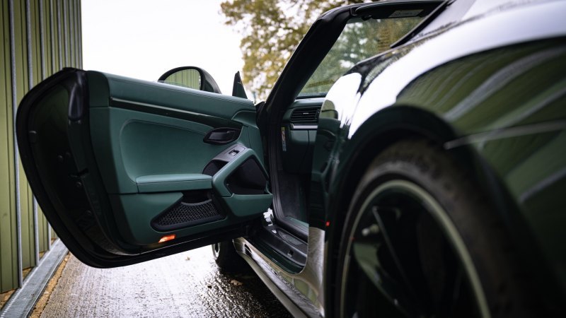 Эти концепции были объединены в 991.2 Speedster,…