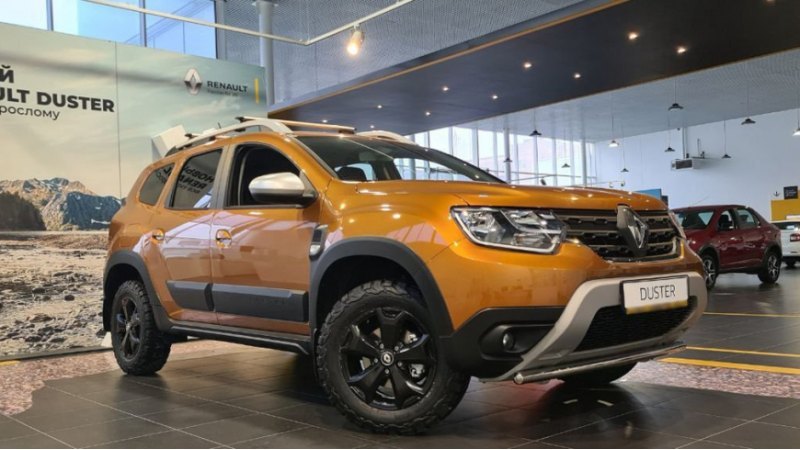 Кроссовер Renault Duster у российских дилеров…
