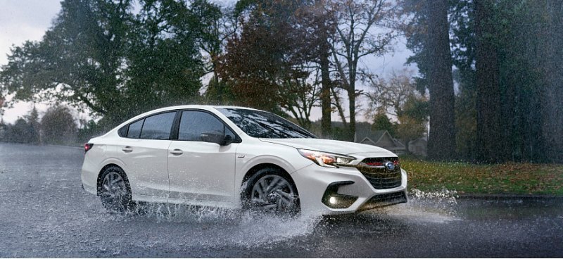 Японский седан Subaru Legacy обновлен после…