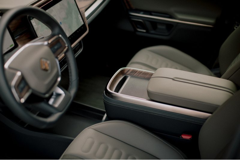 В результате Rivian должна отозвать 502 пикапа…