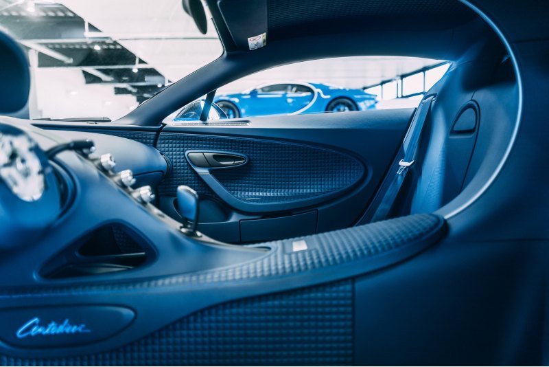 Bugatti удалось продать все 10 экземпляров…