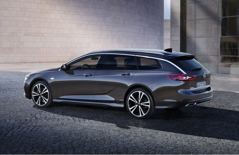 Vauxhall Insignia — не единственный традиционный…