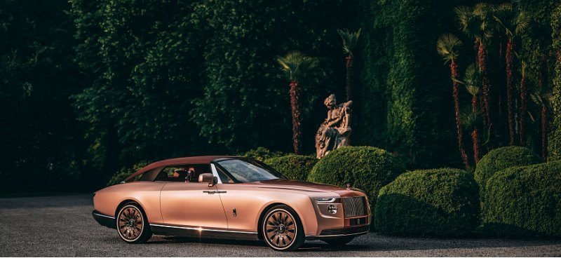 Компания Rolls-Royce представила второй экземпляр…
