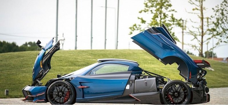 Компания Pagani представила 830-сильный суперкар…