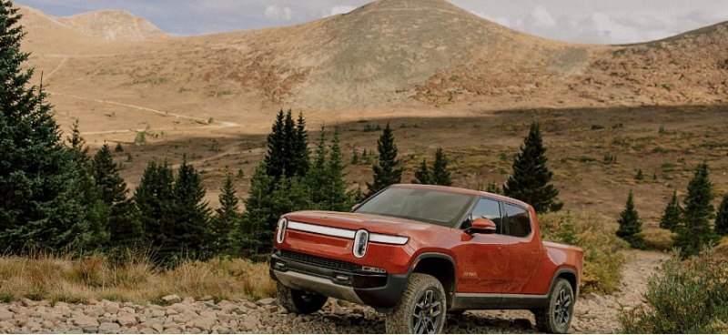 Первые клиенты Rivian ждут забронированные пикапы…