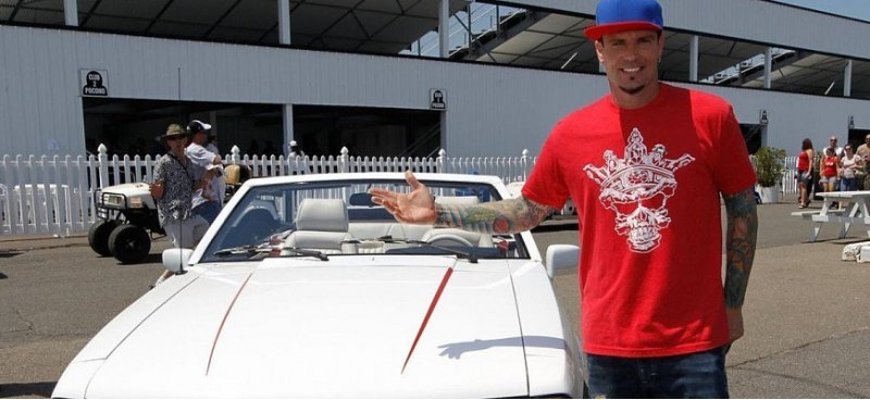 Vanilla Ice показал Mustang 5.0, который снимался…
