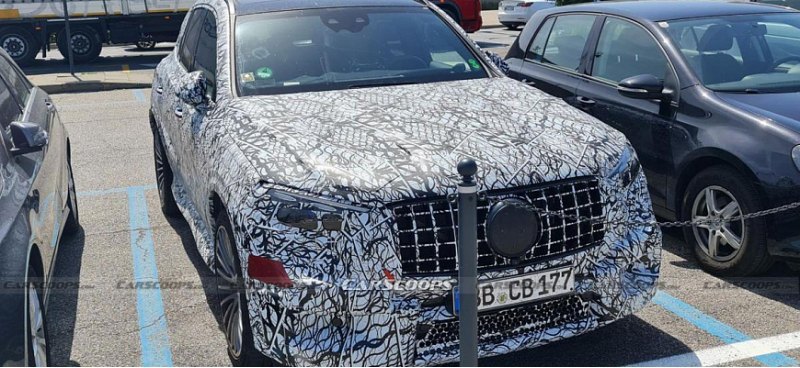 Mercedes-AMG GLC 43 2023 года станет «мягким»…
