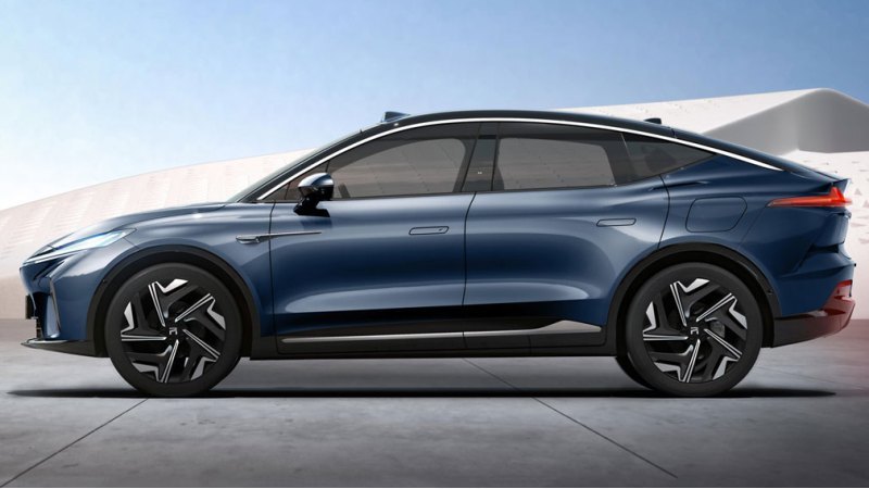 Салон Feifan R7 похож на внутреннее убранство…