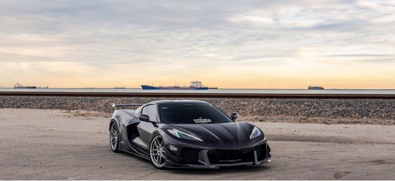 Chevy Corvette C8 получил широкофюзеляжный обвес…