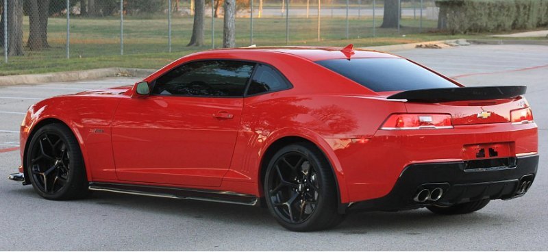 Покинувший конвейер Chevy Camaro Z/28 в редком…