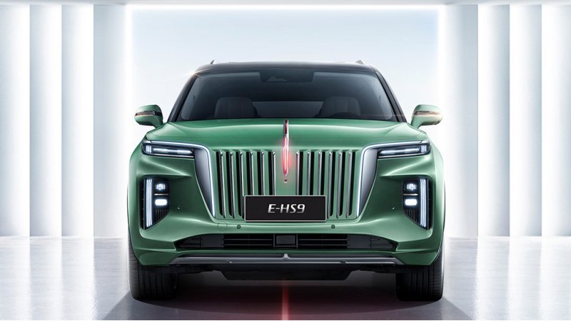Флагманский вариант - седан Hongqi H9, чья…