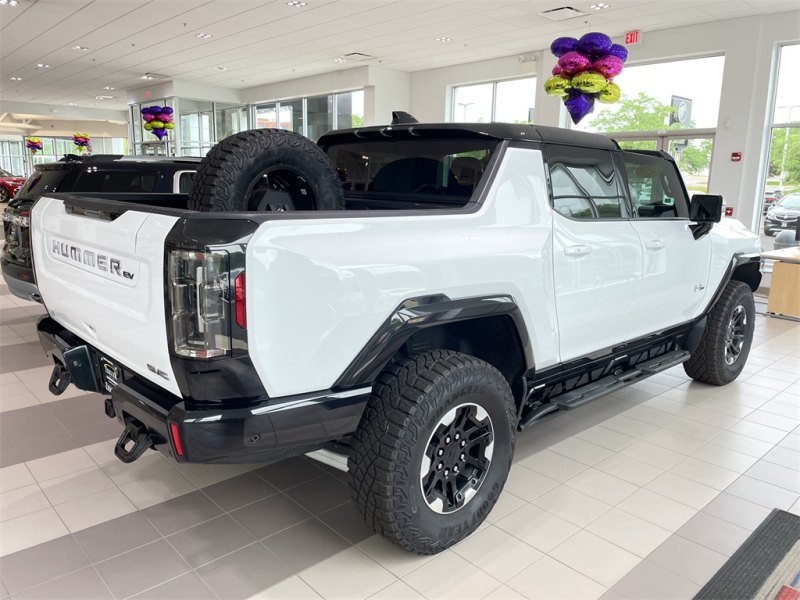 Аккумуляторная батарея GMC настолько массивна,…