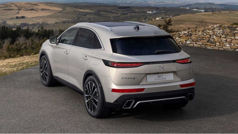 Линейка двигателей обновленного DS 7 состоит из…