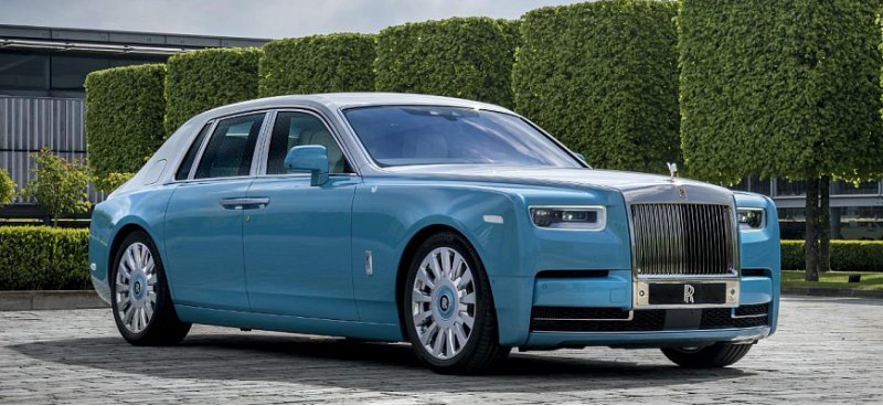 Продажи люксовых автомобилей в РФ снизились на…