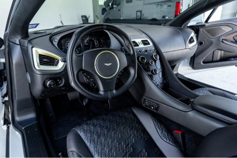 Aston Martin выпустил всего четыре варианта…
