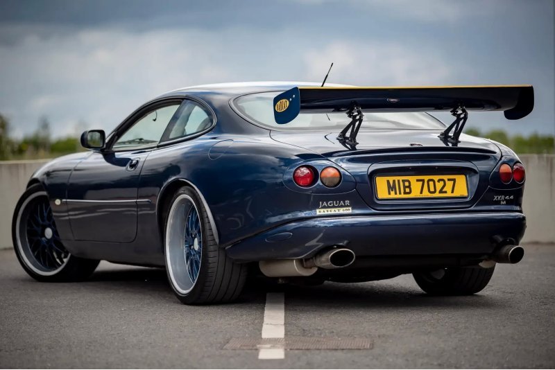 Jaguar XKR «Badcat» окрашен в цвет Sapphire Blue…