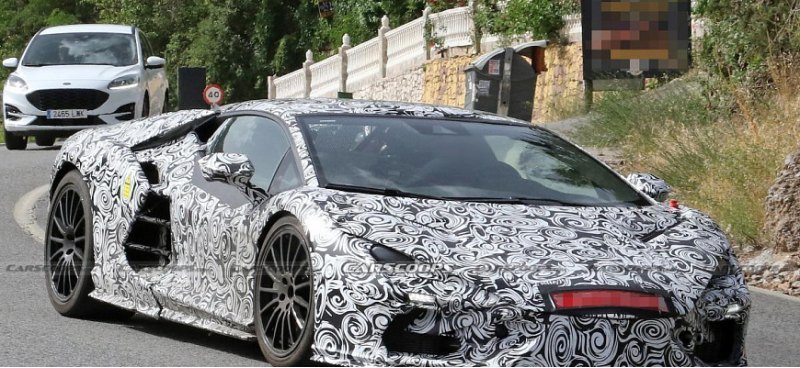 Компания Lamborghini вывела на тесты…