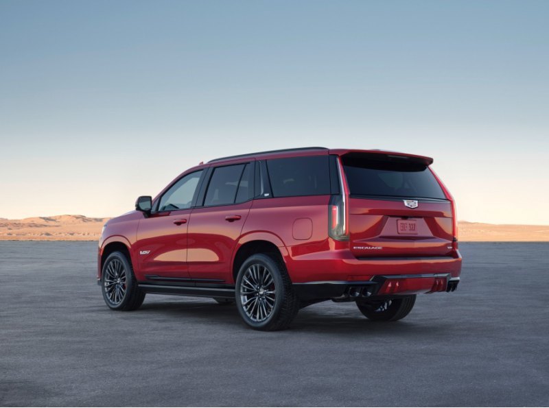 Escalade V — последний в семействе, выставленный…