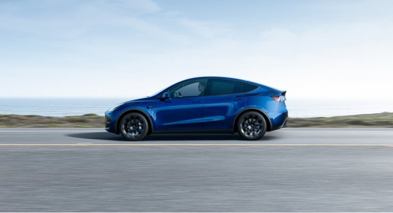 Следующим был Porsche с 3 627 автомобилями, а…