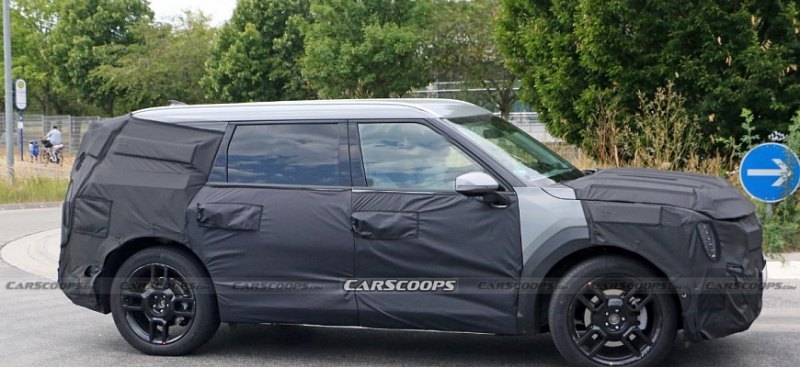 Трехрядный электрический внедорожник KIA EV9 2024…