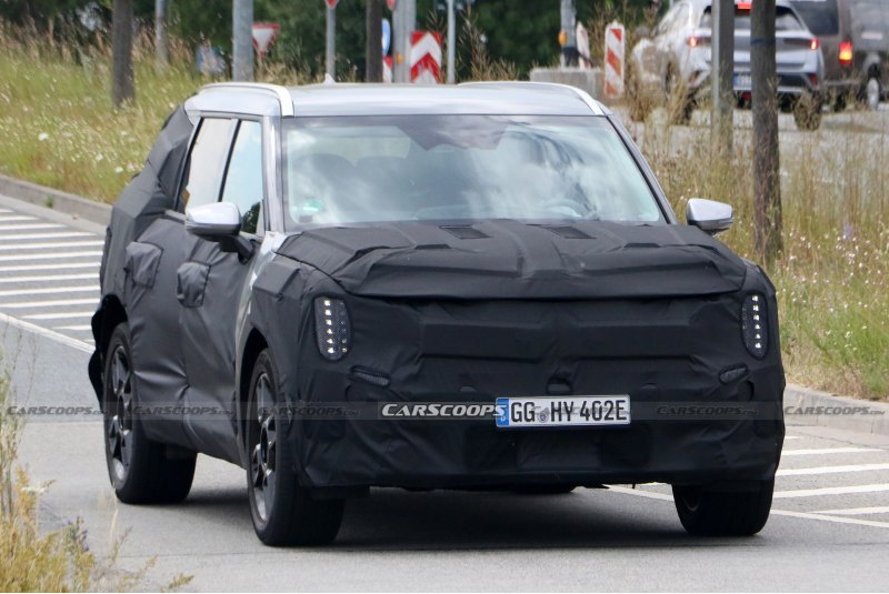 Он немного короче Kia Telluride. Тем не менее,…