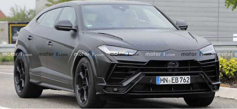 Кроссовер Lamborghini Urus 2022 года получил…