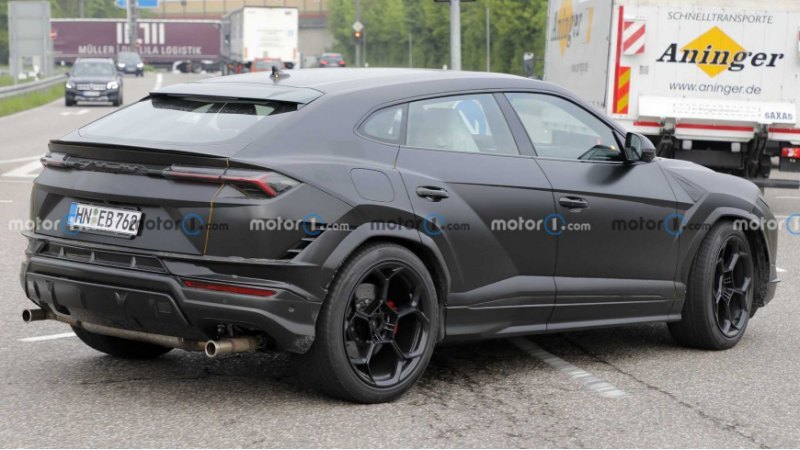 У Urus 2023 года будет переработанный передний…