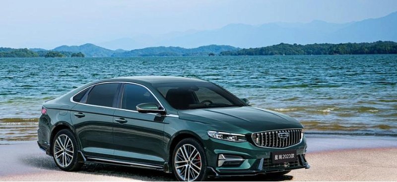 Компания Geely назвала стоимость нового седана…