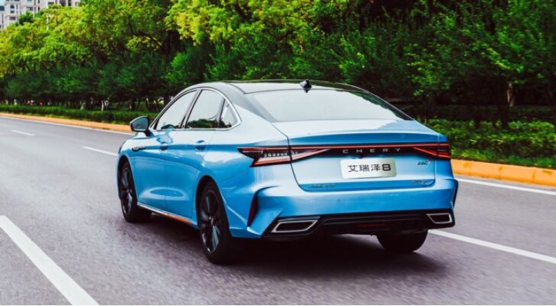 Бензиновые Chery Arrizo 8 появятся в продаже в…