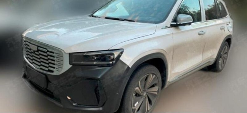 Компания Geely тестирует гибридную версию…