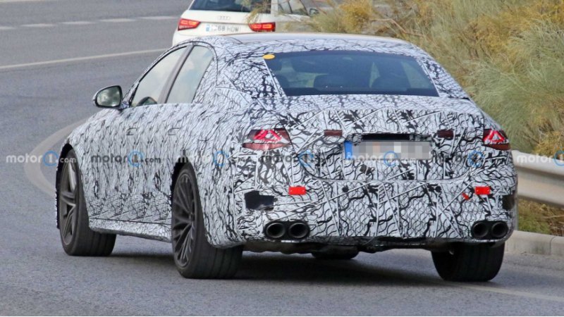 Хотя этот E-Class выглядит готовым к…