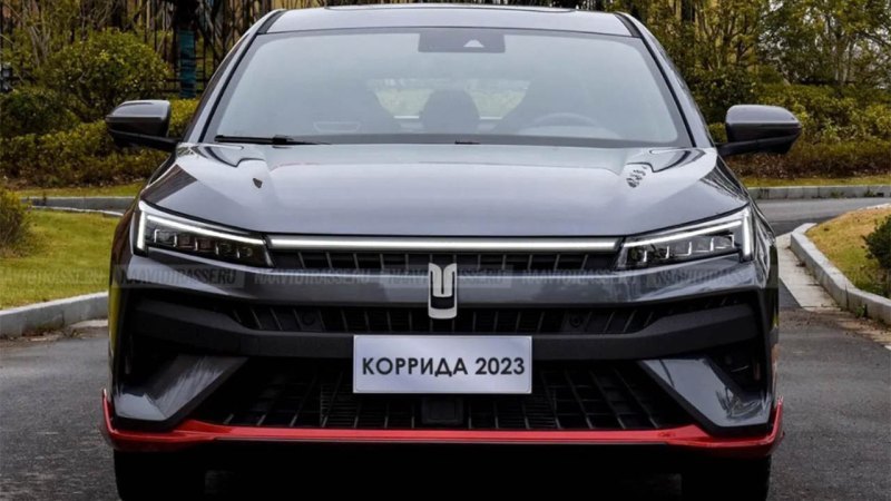 Также отметим наличие спойлера на двери…