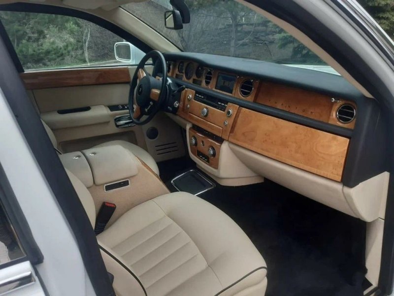 Стоит отметить, что Rolls-Royce Phantom седьмой…