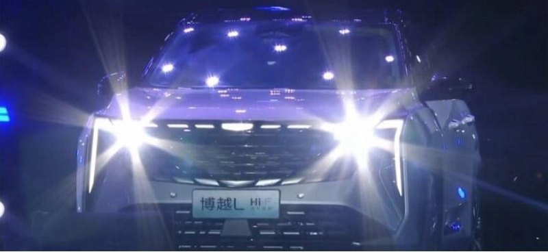 Компания Geely представила кроссовер Geely Atlas…
