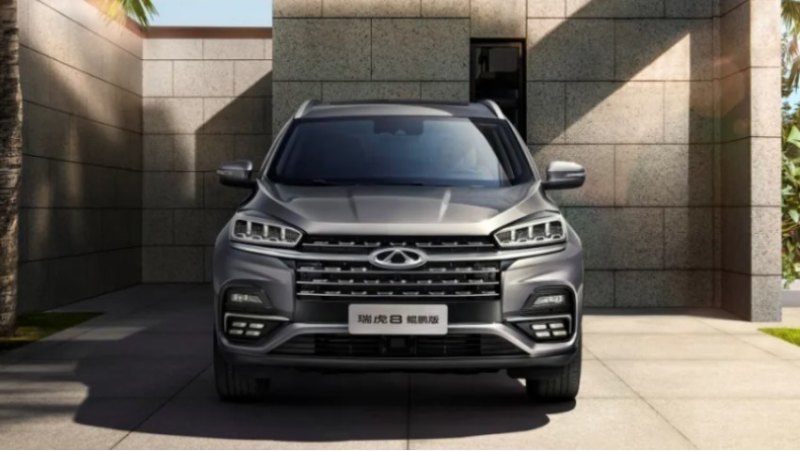В салоне Chery Tiggo 8 с 1,5-литровым мотором и…