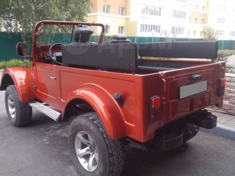 Кузов внедорожника выкрашен в редкий для этой…
