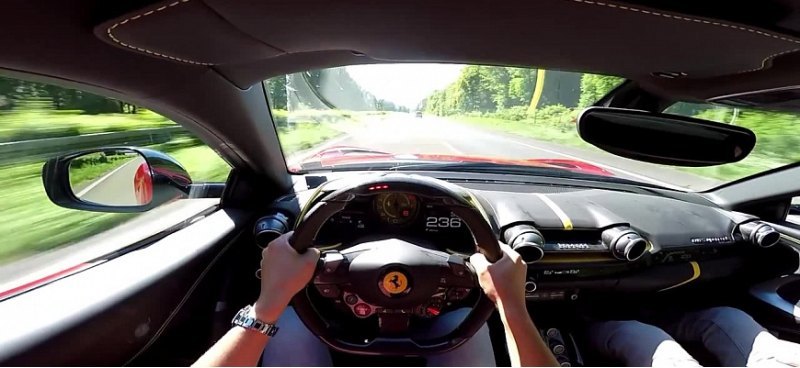 730-сильный Ferrari F12 разгоняется до 336 км/ч…