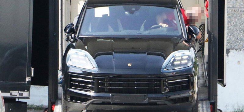 Обновленный Porsche Cayenne без камуфляжа…