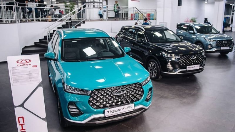 Консультант по покупке автомобилей Олег…