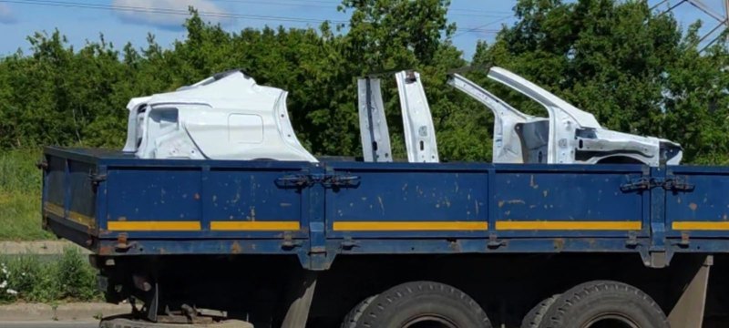 О новой компактной модели с шильдиками LADA…