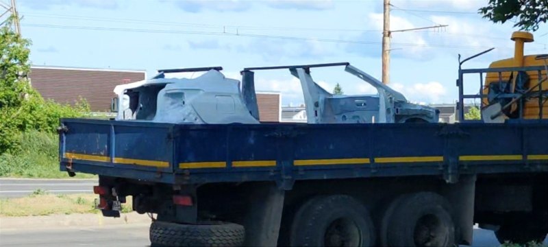 О новой компактной модели с шильдиками LADA…