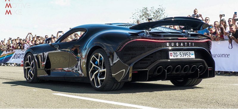 Гиперкар Bugatti La Voiture Noire показал свои…