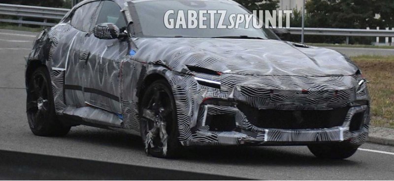 На тестах замечен прототип кроссовера Ferrari…